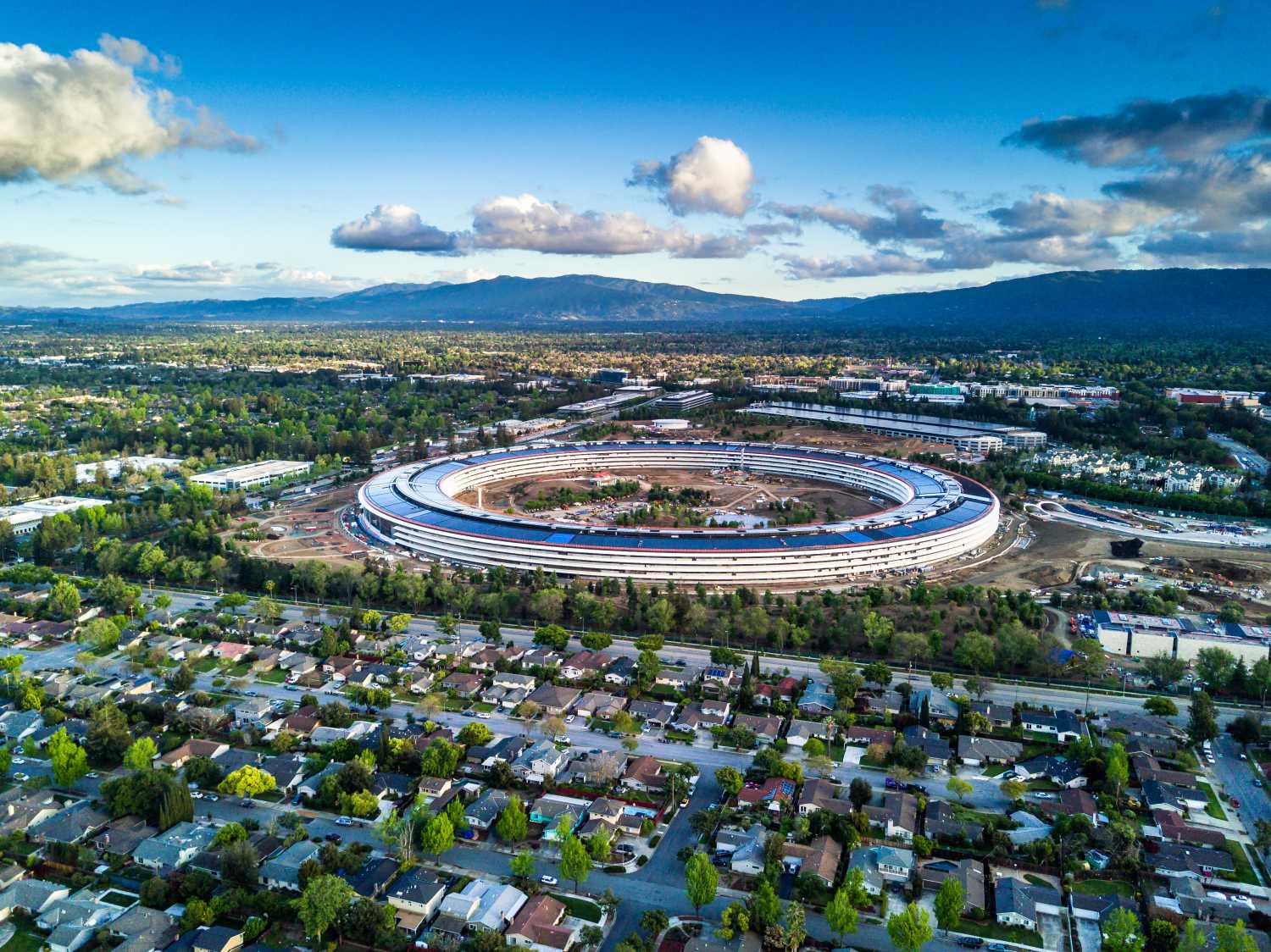 Apple Inc.'s new campus, Cupertino, CA