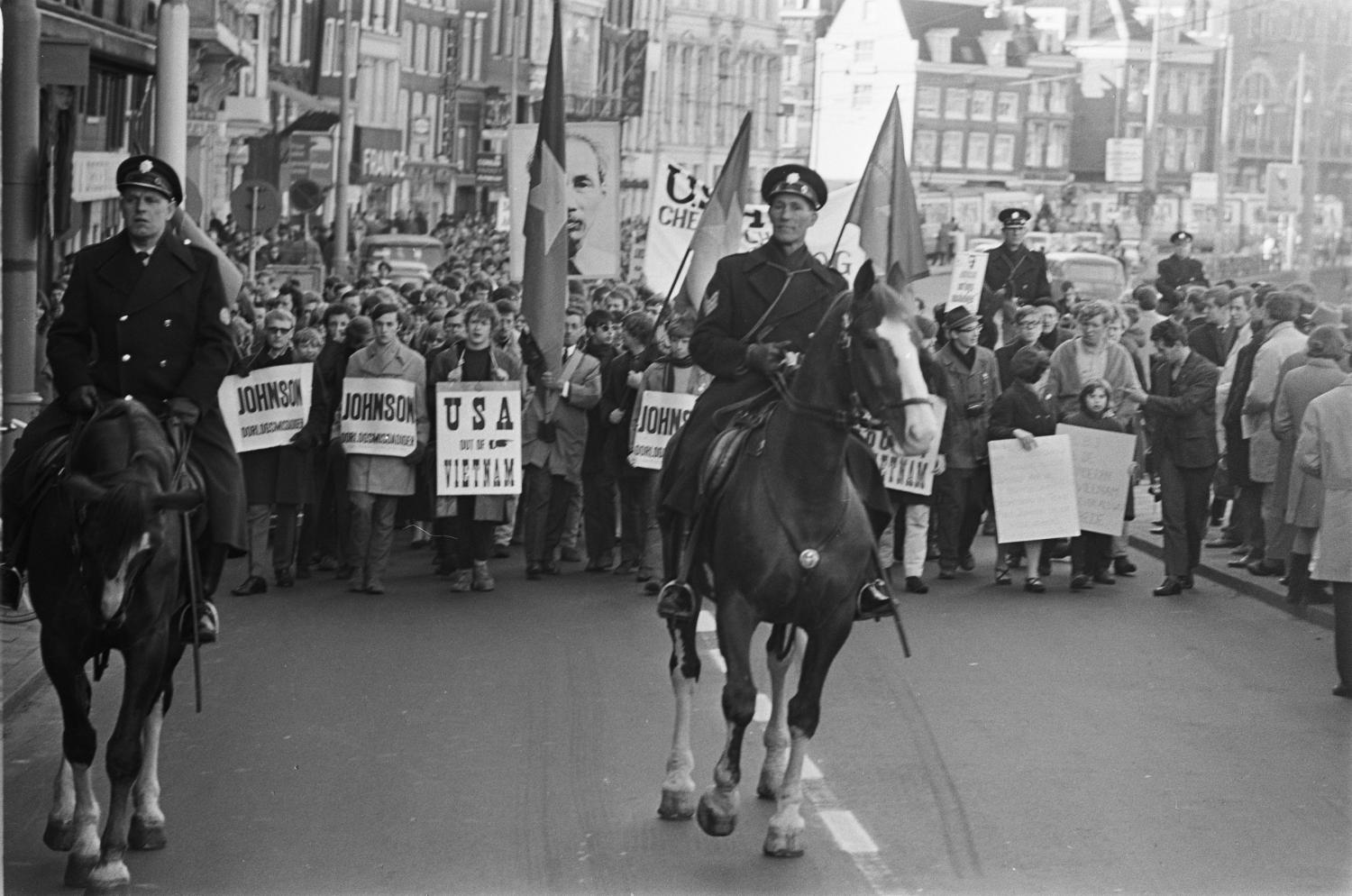 Anti-American demonstration in Amsterdam, 16 March 1968. Photo by Nijs, Jac. de / Anefo | Nationaal Archief