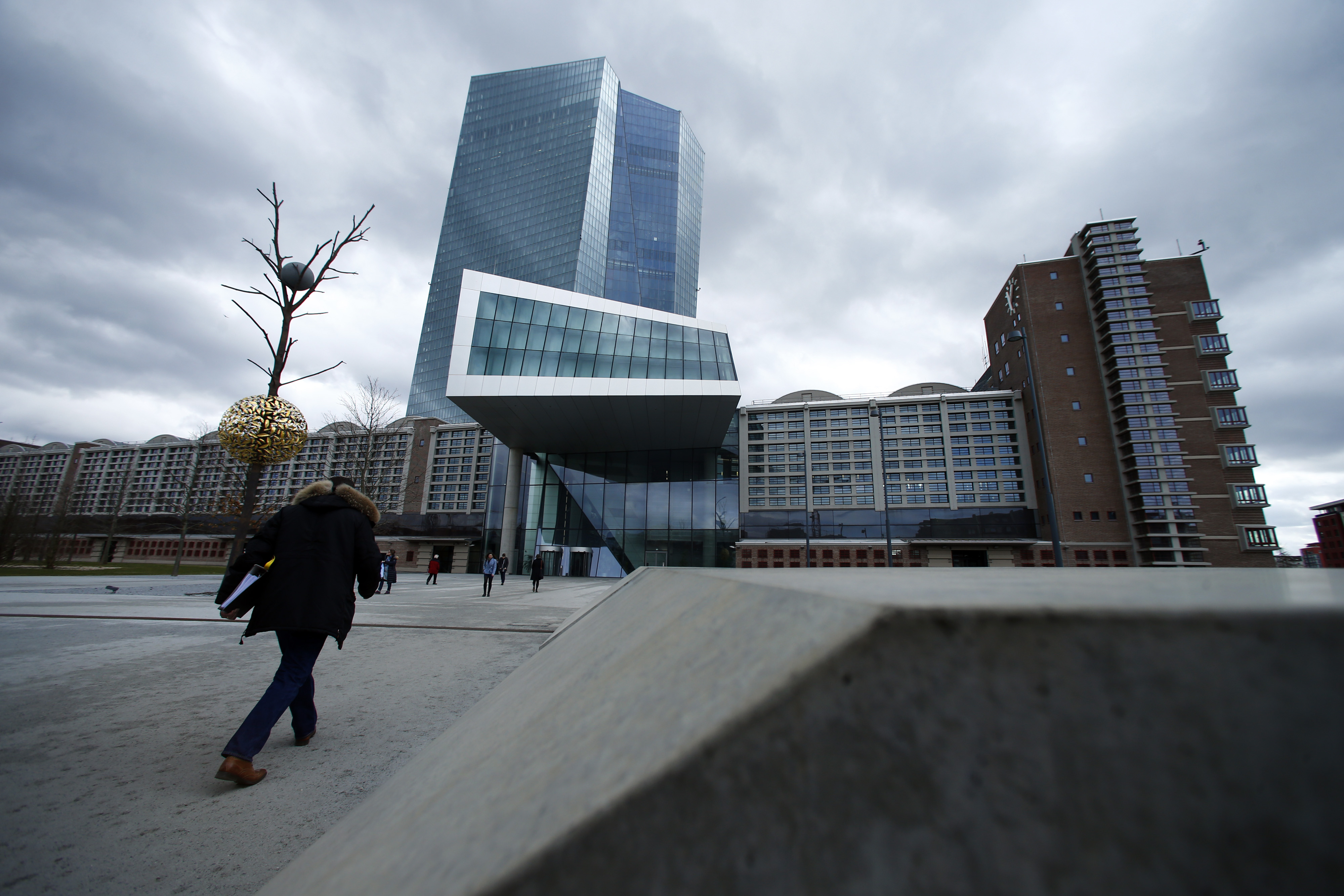 European Central Bank (ECB) headquarters building is seen in Frankfurt, Germany, March 7, 2018. REUTERS/Ralph Orlowski - UP1EE380ZTK4X