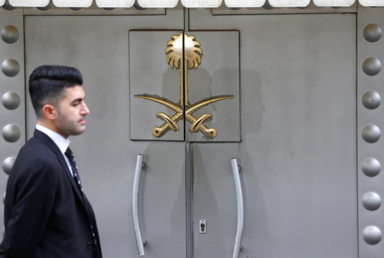 A security staff member stands at the entrance of Saudi Arabia's consulate in Istanbul, Turkey October 31, 2018. REUTERS/Osman Orsal -