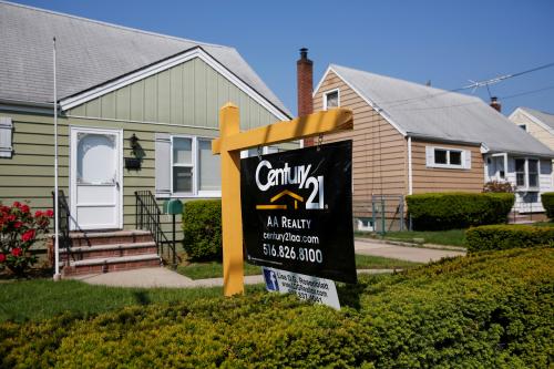 A 'for sale' is seen outside a single family house in Uniondale, New York, U.S., May 23, 2016.  REUTERS/Shannon Stapleton - S1BETFTCVJAB