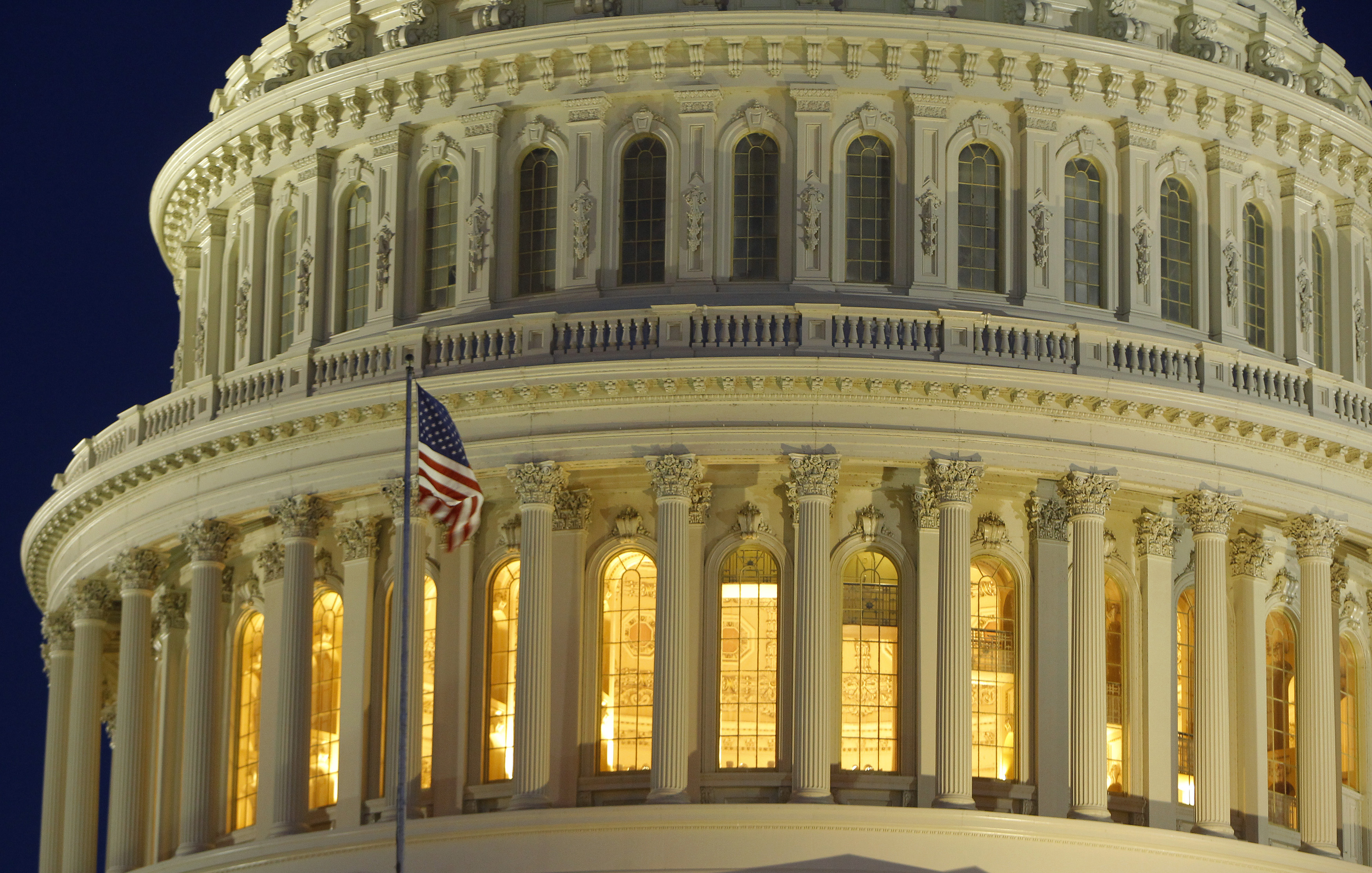 The United States Capitol Dome is seen before dawn in Washington March 22, 2013.  REUTERS/Gary Cameron   (UNITED STATES  - Tags: POLITICS CITYSCAPE) - GM1E93M1LEM01