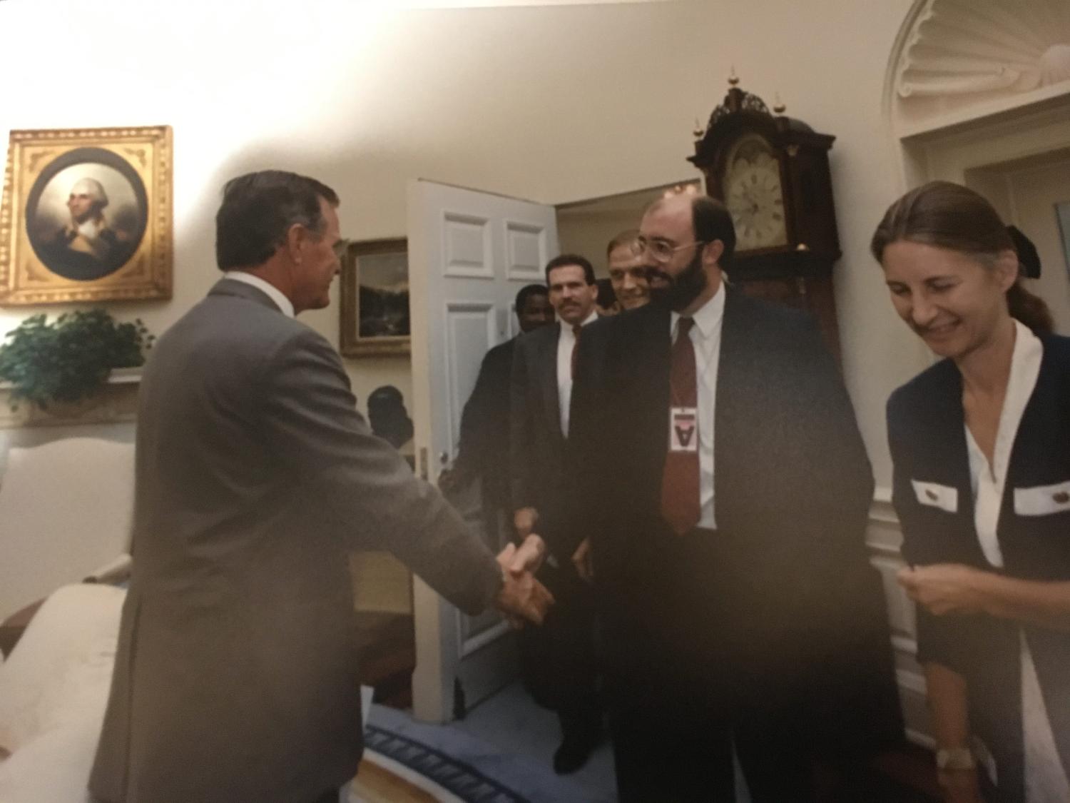 Persian Gulf Task Force Deputy Chief Bruce Riedel with President George HW Bush in the Oval Office in November 1990 to discuss the Kuwait crisis.