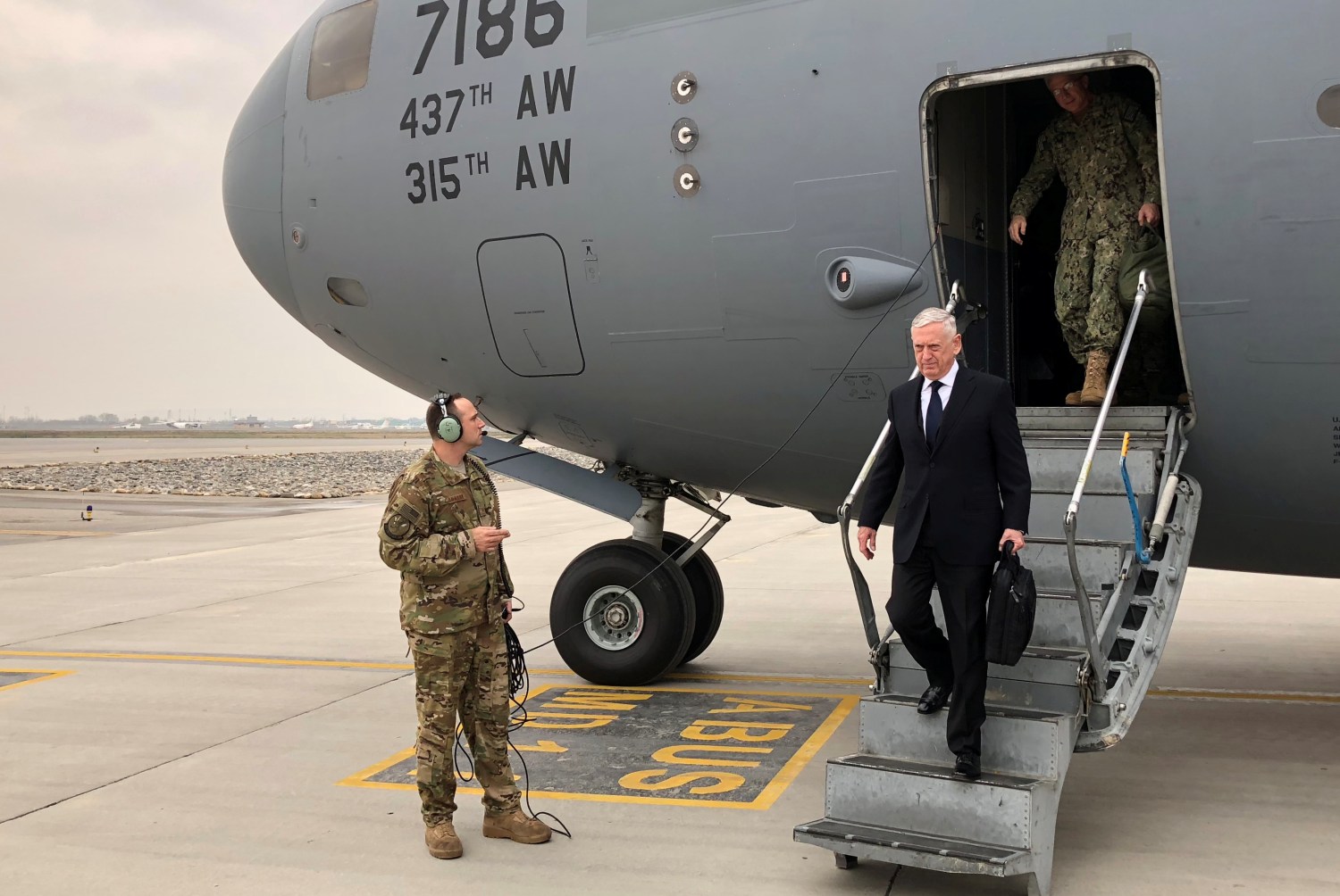 U.S. Defense Secretary Jim Mattis lands in Kabul on March 13, 2018 on an unannounced trip to Afghanistan. REUTERS/Phil Stewart - RC1B4D04B200