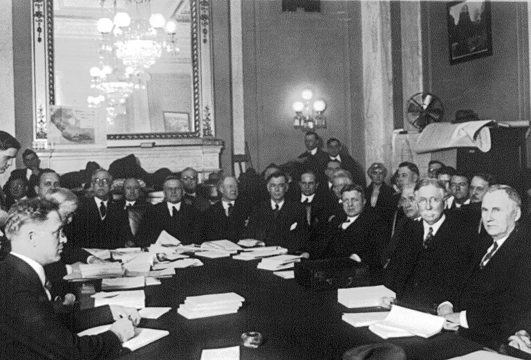 Edward L. Doheny testifying before the Senate Comm. investigating the Tea Pot Oil Leases