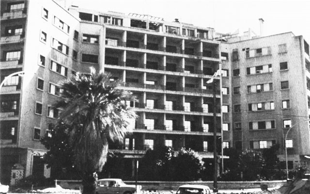 The American embassy in west Beirut, as it appeared before the April 1983 bombing. Courtesy of Wikimedia Commons.