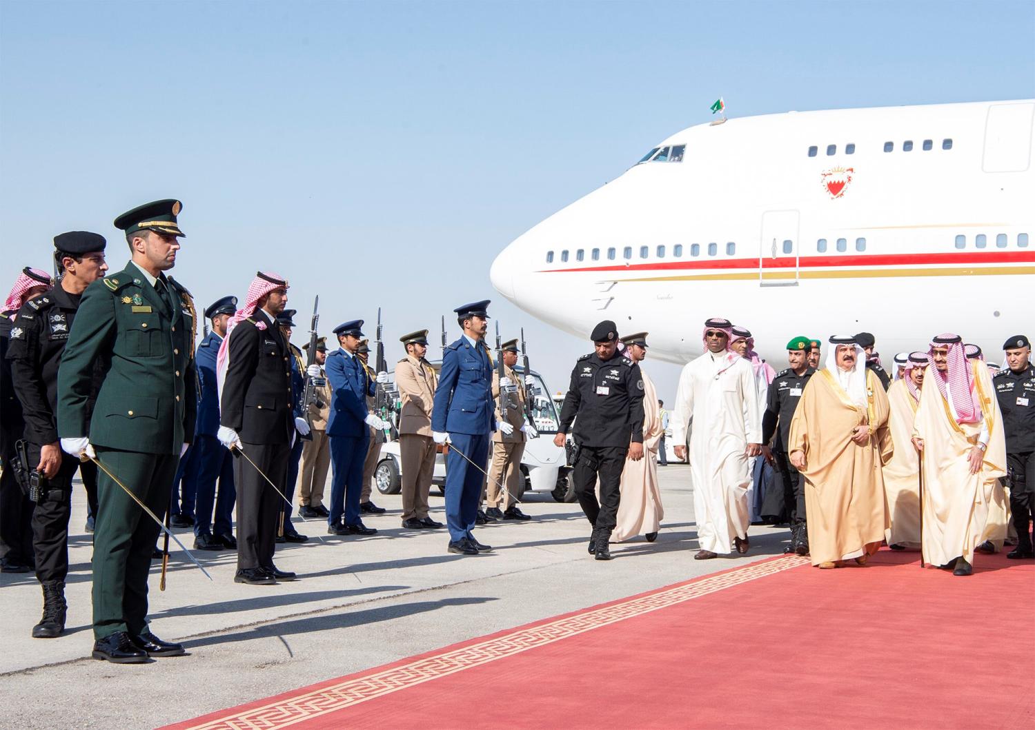 Saudi Arabia's King Salman bin Abdulaziz Al Saud receives Bahrain's King Hamad bin Isa Al Khalifa ahead of the Gulf Cooperation Council's (GCC) Summit in Riyadh, Saudi Arabia December 9, 2018. Bandar Algaloud/Courtesy of Saudi Royal Court/Handout via REUTERS   ATTENTION EDITORS - THIS PICTURE WAS PROVIDED BY A THIRD PARTY - RC195CDB5F00