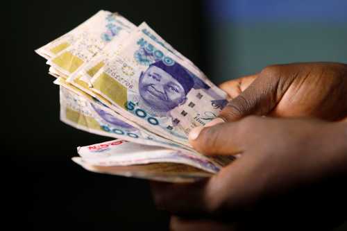 Nigerian naira banknotes are seen in this picture illustration, September 10, 2018. Picture taken September 10, 2018. REUTERS/Afolabi Sotunde/Illustration - RC15864538F0
