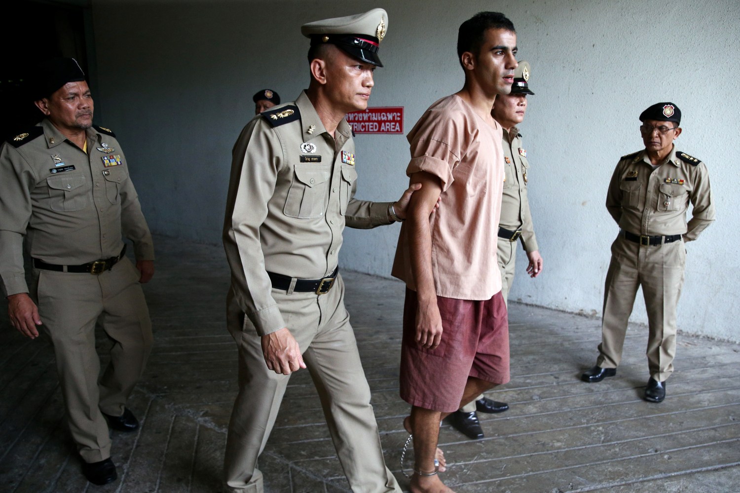 Jailed Bahraini footballer Hakeem Al Araibi leaves Thailand's Criminal Court, in Bangkok, Thailand February 4, 2019. REUTERS/Athit Perawongmetha