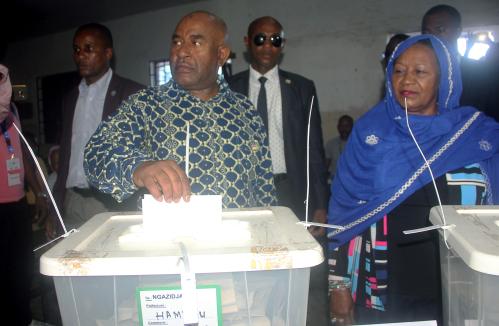Comoros incumbent President Azali Assoumani casts his ballot for the presidential election at a polling station in Mitsoudje, in Comoros March 24, 2019. REUTERS/Ali Amir Ahmed - RC1BAD1F0500