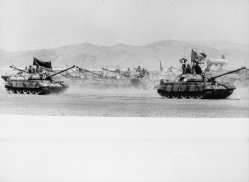 Soviet tanks roll homeward from Afghanistan October 17, 1986.  REUTERS/Stringer   BEST QUALITY AVAILABLE - GF2E51A0SKE03