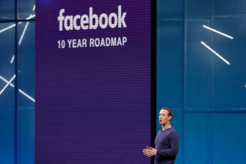 Facebook CEO Mark Zuckerberg speaks at Facebook Inc's annual F8 developers conference in San Jose, California, U.S. May 1, 2018. REUTERS/Stephen Lam - HP1EE511CDLKZ
