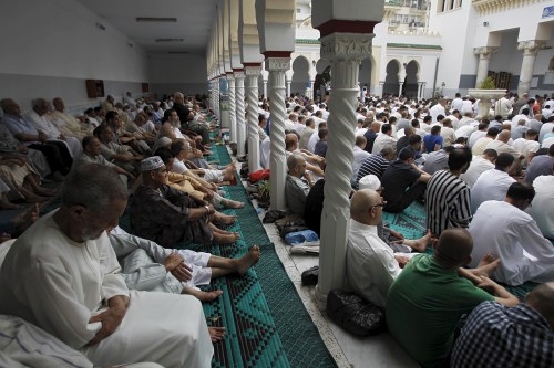 Worshippers attend morning prayers of Eid al-Fitr holiday, marking the end of the holy month of Ramadan, at al Biar mosque in Algiers, Algeria, July 17, 2015.REUTERS/Ramzi Boudina - GF10000161786