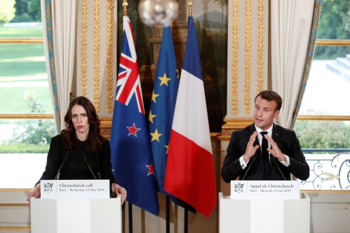 French President Emmanuel Macron and New Zealand's Prime Minister Jacinda Ardern hold a news conference during the 'Christchurch Call Meeting' at the Elysee Palace in Paris, France May 15, 2019. Yoan Valat/Pool via REUTERS - RC155DB283B0