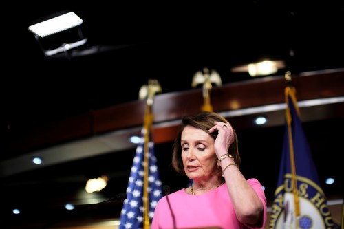 U.S. House Speaker Nancy Pelosi (D-CA) holds her weekly news conference with Capitol Hill reporters in Washington, U.S., May 23, 2019. REUTERS/James Lawler Duggan - RC14B9B3C0F0