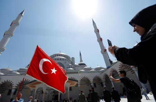 Visitors take pictures at the courtyard of the Grand Camlica Mosque in Istanbul, Turkey, May 3, 2019. REUTERS/Murad Sezer - RC12A9744300