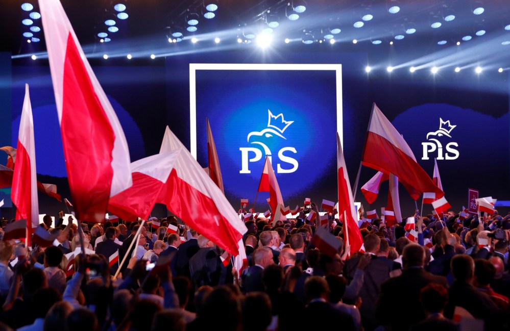 Supporters attend the convention of the ruling Law and Justice party (PiS) in Warsaw, Poland September 2, 2018. REUTERS/Kacper Pempel - RC1DDF0CF280