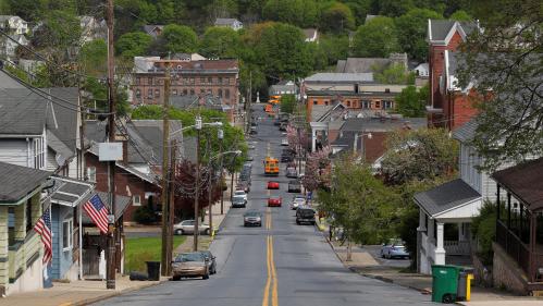 A view of Sixth Street leading to the center of Bangor, Pennsylvania, U.S., April 30, 2019. REUTERS/Brian Snyder - RC1EA70F3DA0