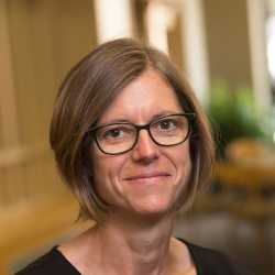 Maggie Mahoney Headshot