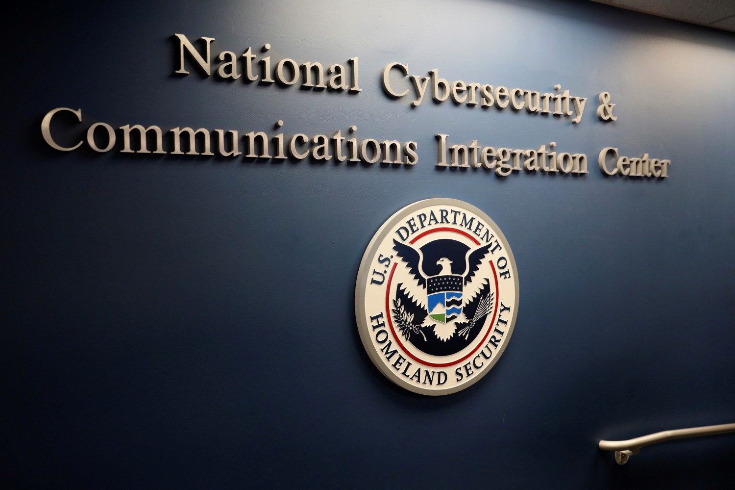 The U.S. Department of Homeland Security National Cybersecurity and Communications Integration Center (NCCIC) in Arlington, Virginia, U.S. November 6, 2018. REUTERS/Jonathan Ernst - RC1FA07A2FE0