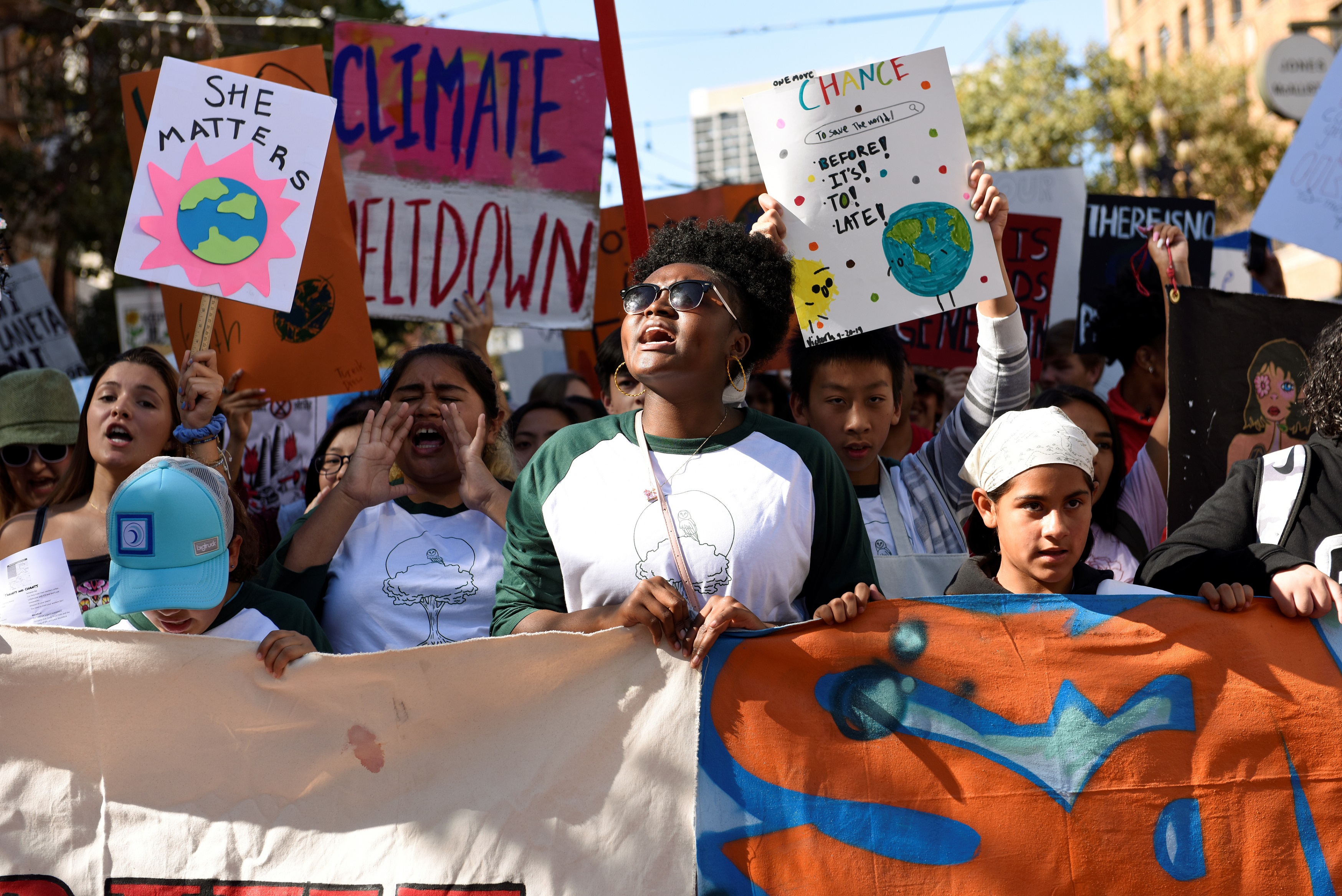 Young people protest during a Climate Strike march in San Francisco, U.S. September 20, 2019. REUTERS/Kate Munsch - RC1C467E3B80