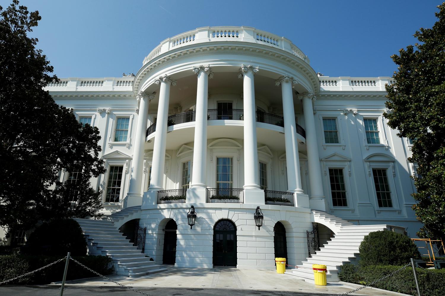 The South Portico porch steps of the White House are seen after a renovation in Washington, U.S., August 22, 2017. REUTERS/Yuri Gripas - RC16122FF710