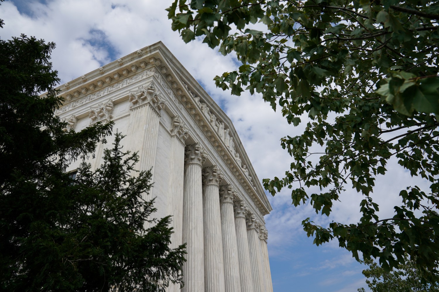The exterior of the U.S. Supreme Court in Washington, U.S., is seen on September 16, 2019. REUTERS/Sarah Silbiger - RC14827AF520