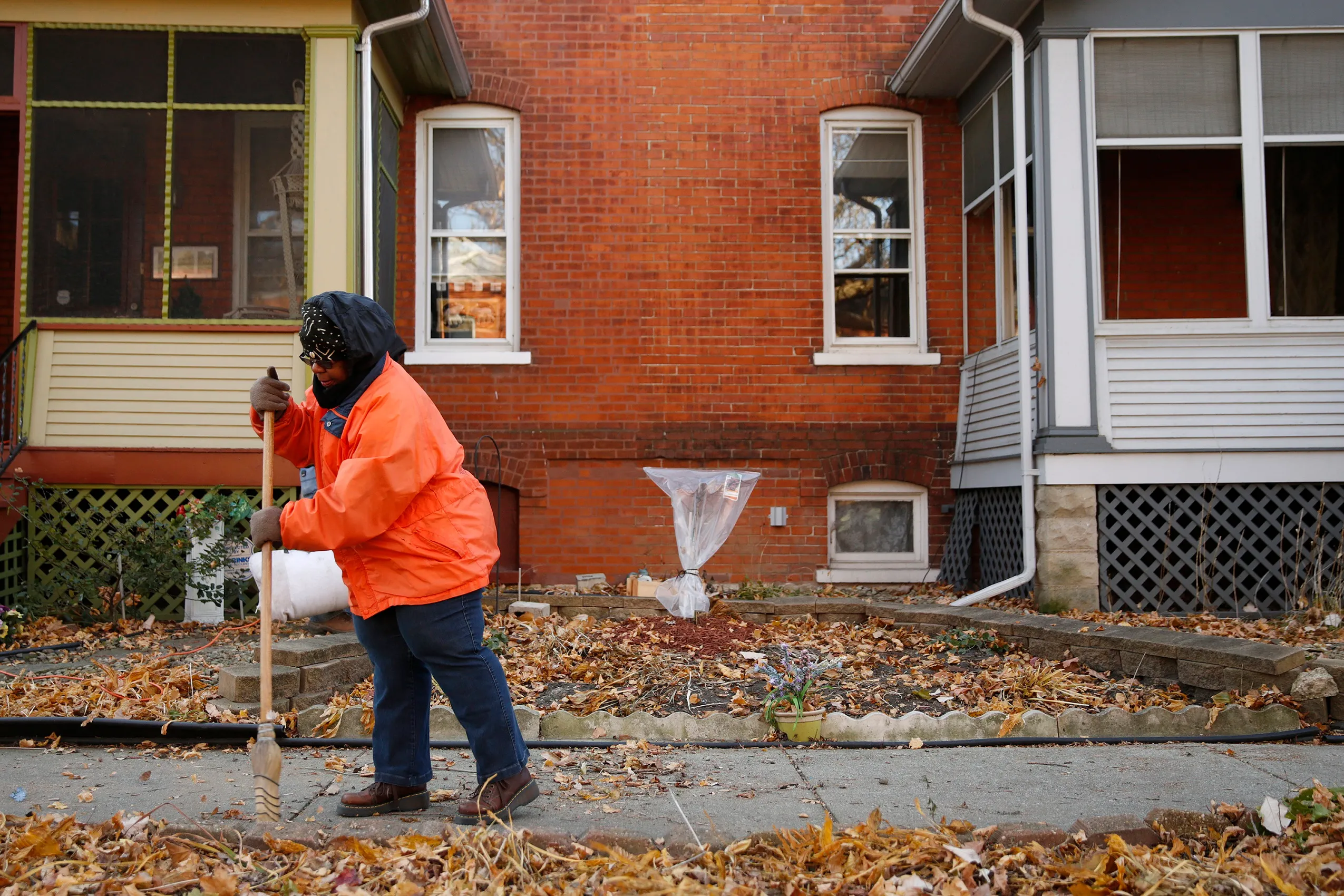 Neglected House in Denver is Danger to Neighborhood, Residents say