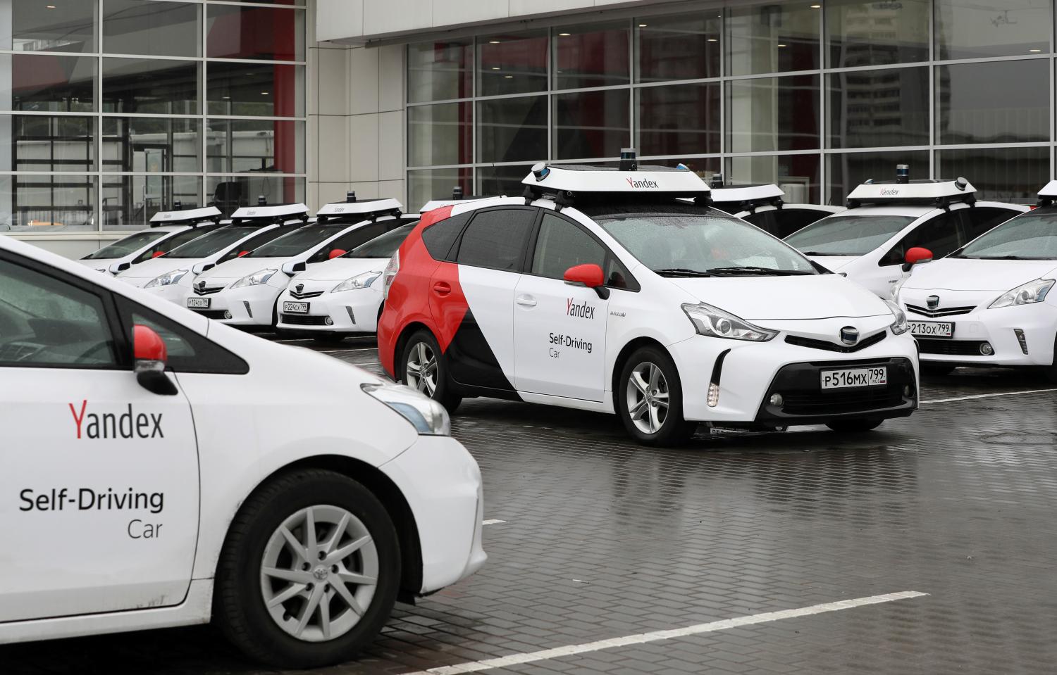 A view shows self-driving cars owned and tested by Yandex company during a presentation in Moscow, Russia August 16, 2019. Picture taken August 16, 2019. REUTERS/Evgenia Novozhenina - RC1685FF8CC0
