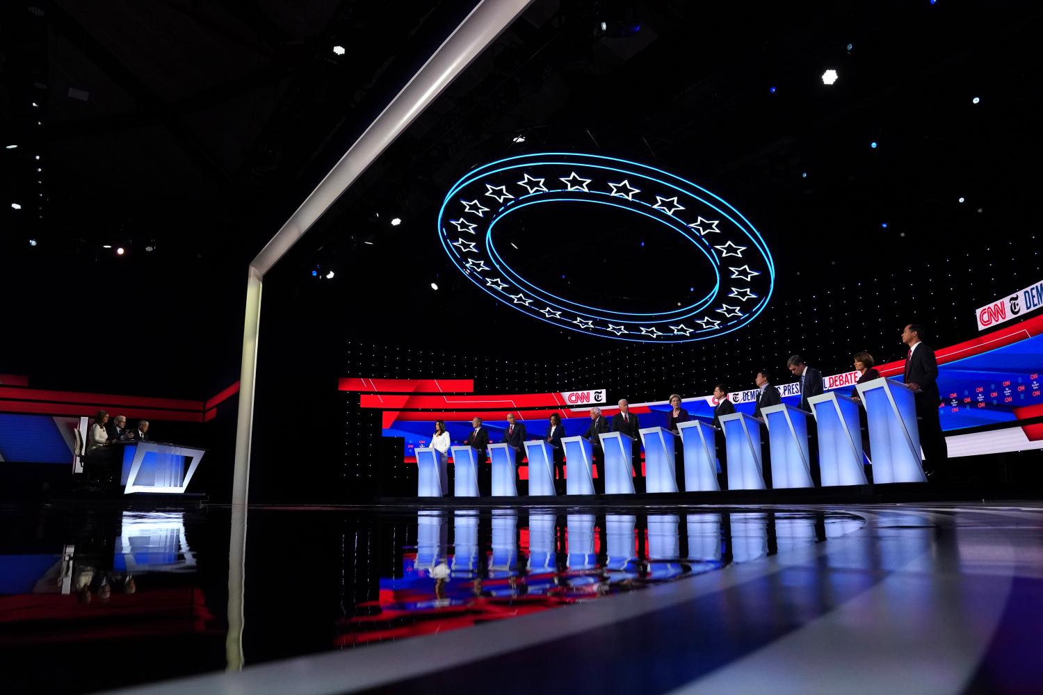 Twelve Democratic presidential candidates participate in the fourth U.S. Democratic presidential candidates 2020 election debate in Westerville, Ohio, U.S., October 15, 2019. REUTERS/Shannon Stapleton - HP1EFAG066F9T
