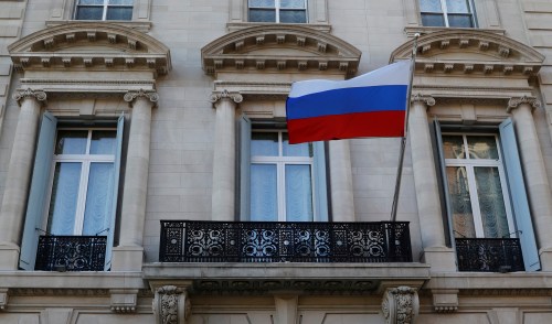 The Russian flag flies on the Consulate-General of the Russian Federation in Manhattan in New York City, U.S., March 26, 2018. REUTERS/Mike Segar - RC1549FDFC50