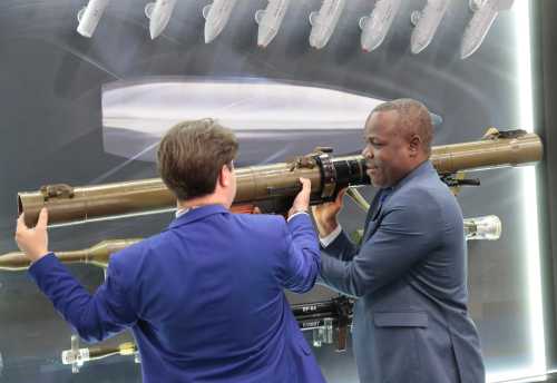 A visitor examines a Russian rocket-propelled grenade launcher RPG-29 during the Russia-Africa Economic Forum Exhibition on the sidelines of the Russia-Africa Summit and Economic Forum in the Black sea resort of Sochi, Russia, October 24, 2019. Sergei Chirikov/Pool via REUTERS - RC1A50BA75C0