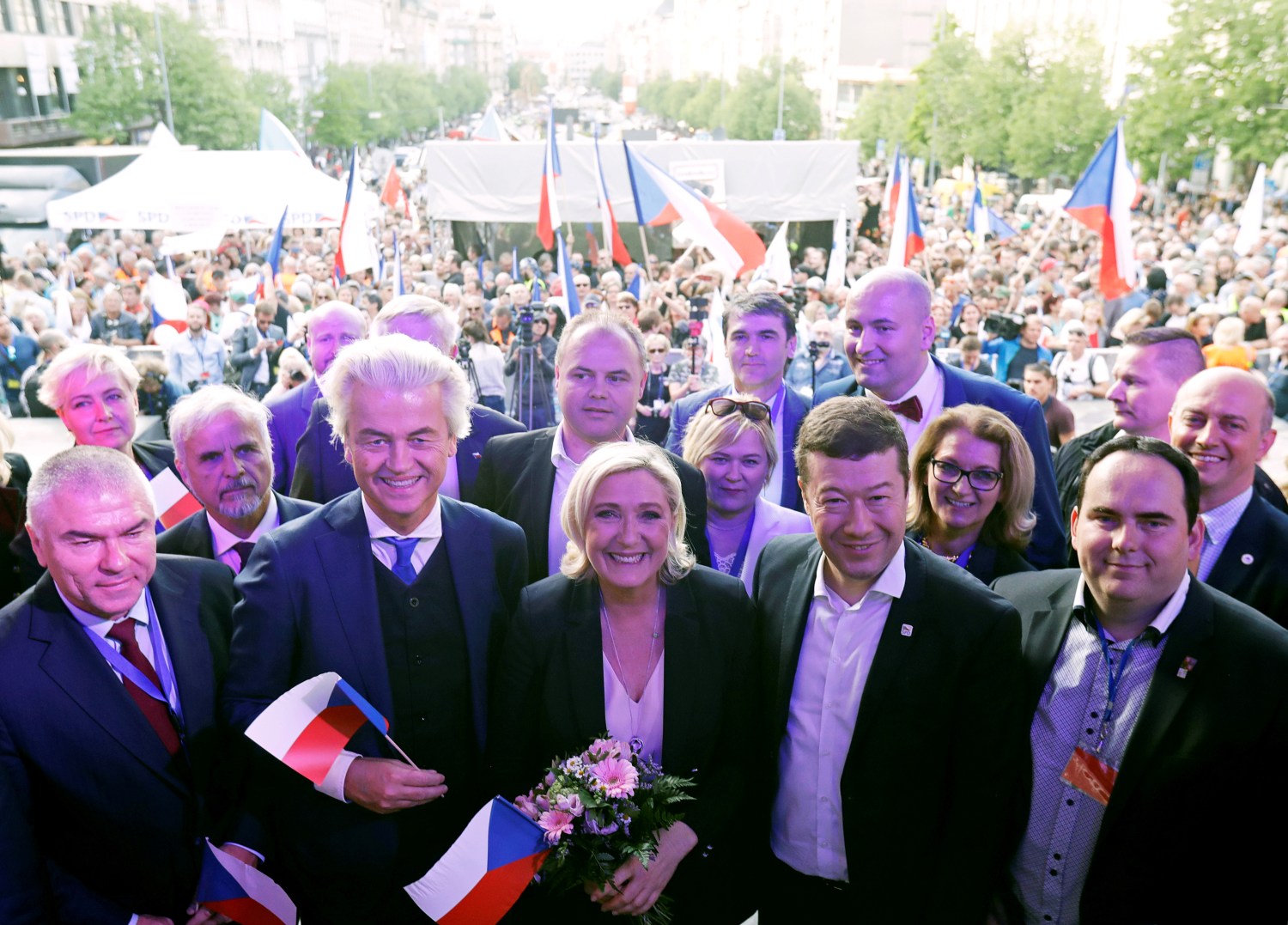 Marine Le Pen, head of France's far-right National Rally (RN) party, Tomio Okamura, leader of Czech far-right Freedom and Direct Democracy (SPD) party, and Dutch far-right politician Geert Wilders of the PVV, attend the European far-right leaders meeting at Wenceslas Square in Prague, Czech Republic April 25, 2019. REUTERS/David W Cerny - RC1B549ECA30