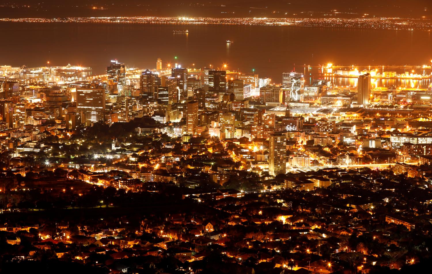 Electricity lights up the central business district of Cape Town, South Africa, June 18, 2019. REUTERS/Mike Hutchings - RC1806779CB0