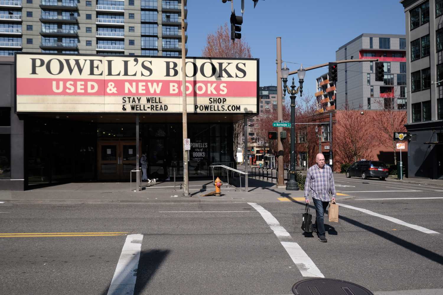 Quieter than usual scenes pictured in downtown Portland, Ore., on March 19, 2020, the first day of spring. Throughout the state gatherings are now limited to no more than 25 people for at least four weeks and bars and restaurants will be providing takeout services only as social distancing measures aim to slow the spread of the novel coronavirus (COVID-19) and flatten the curve. (Photo by Alex Milan Tracy/Sipa USA)No Use UK. No Use Germany.