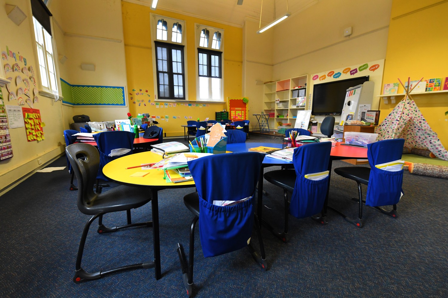 General view of a class room at a Primary School in Melbourne's inner north, Monday, March 23, 2020. Victorian Premier Daniel Andrews has brought forward school holidays as a measure to slow the rapid spreading Covid-19 virus throughout the state. (AAP Image/James Ross) NO ARCHIVINGNo Use Australia. No Use New Zealand.