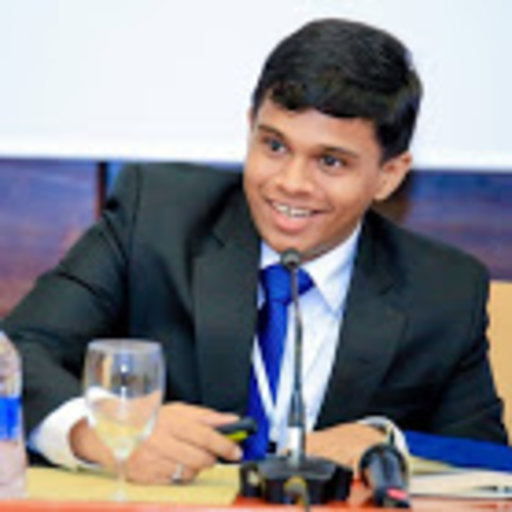 Roshen Fernando Headshot