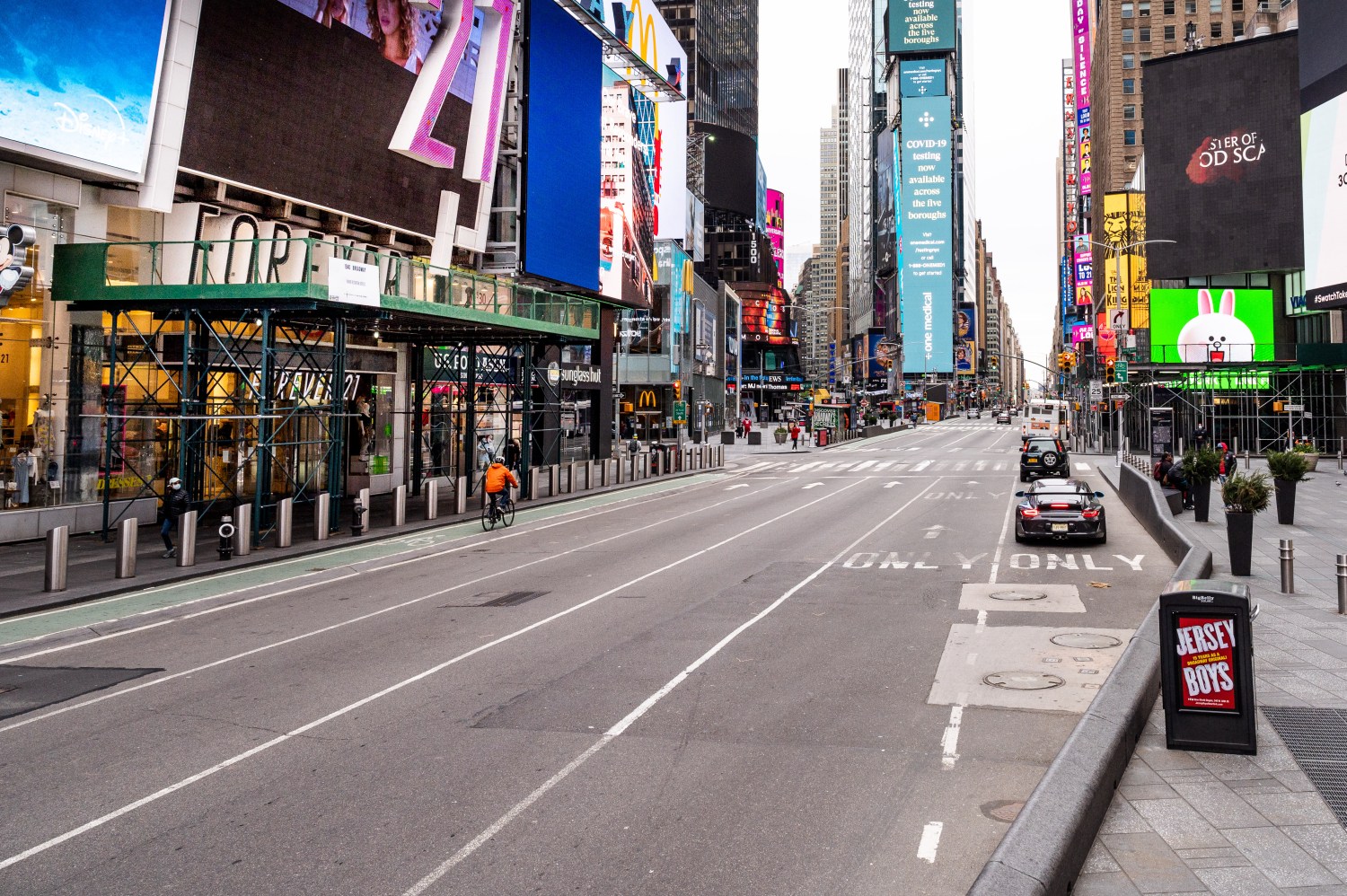 April 29, 2020 - New York, NY, United States: Empty streets during the week in New York City's Times Square. (Photo by Michael Brochstein/Sipa USA)No Use UK. No Use Germany.