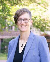 Kate Starbird headshot