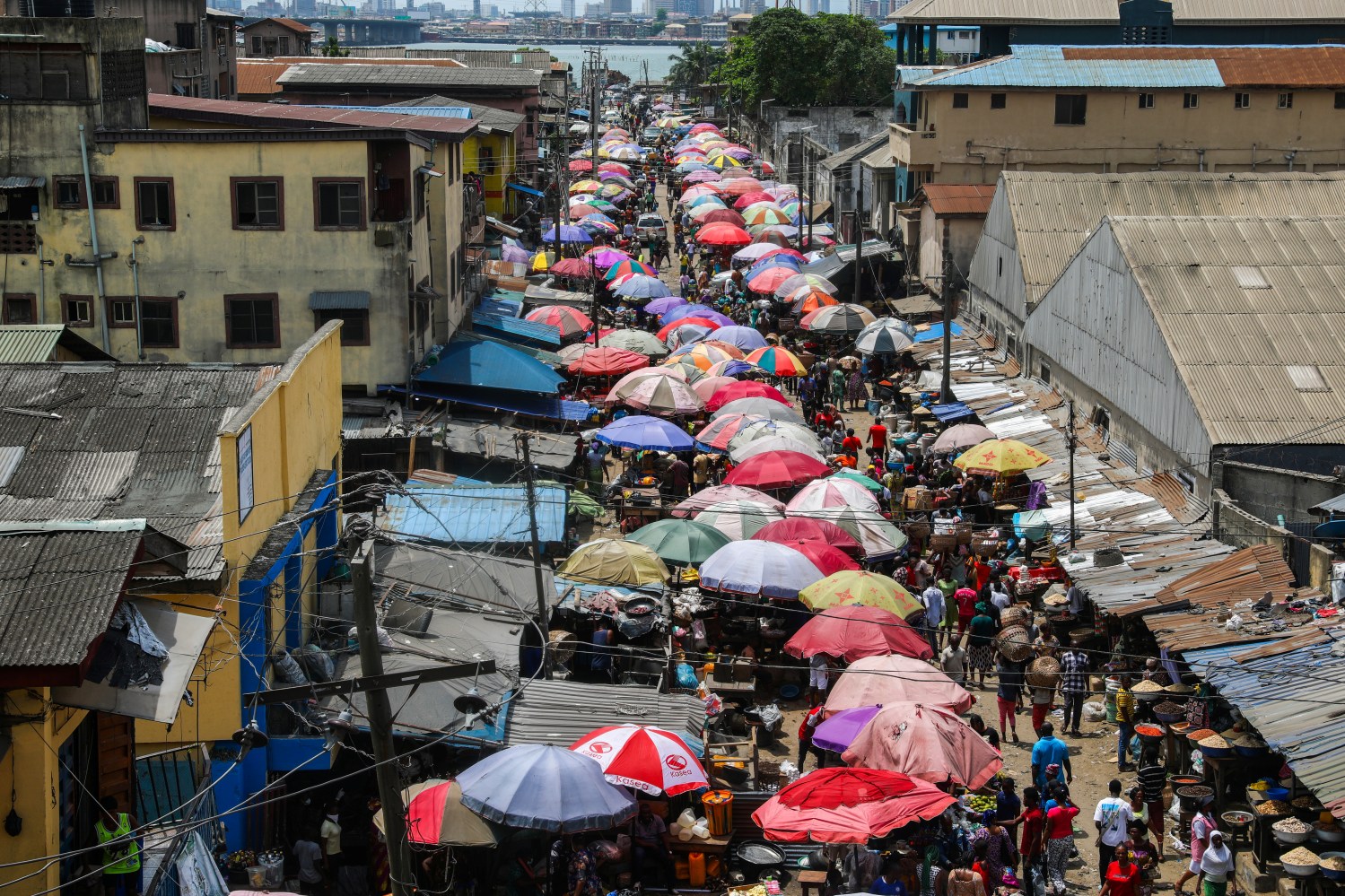 A general view of a food market after Nigeria's President Muhammadu Buhari called for a lockdown starting tonight to limit the spread of coronavirus disease (COVID-19), in Lagos, Nigeria March 30, 2020. REUTERS/Temilade Adelaja