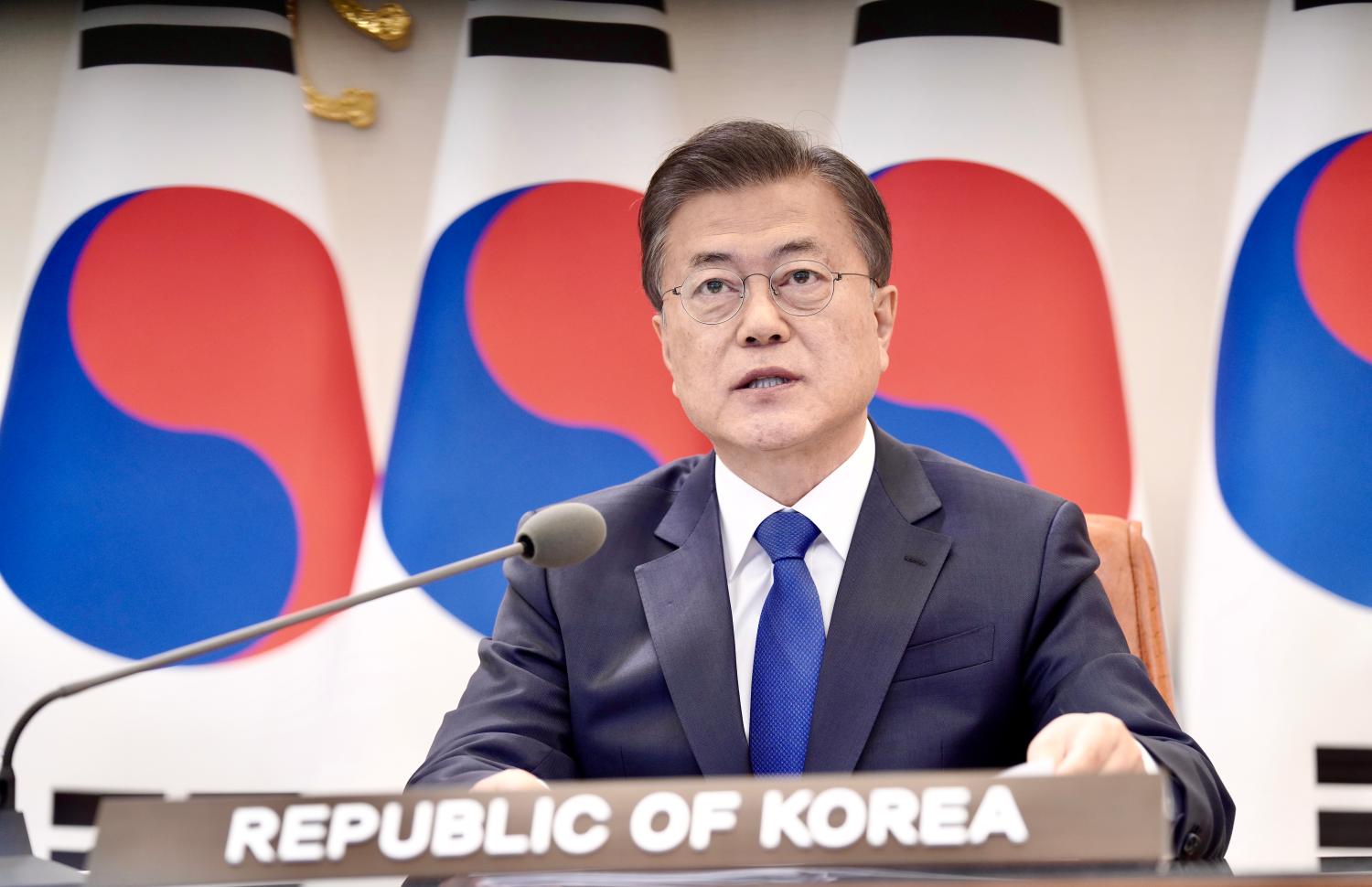 SEOUL, SOUTH KOREA - Senior officials from South Korea attend a conference call between President Moon Jae-in and the leaders of the Association of 10 Southeast Asian Nations, China and Japan at the Cheong Wa Dae presidential office in Seoul, South Korea on April 14, 2020. The summit was held to discuss ways to address the new Covid-19 coronavirus pandemic. (NO RESALE)