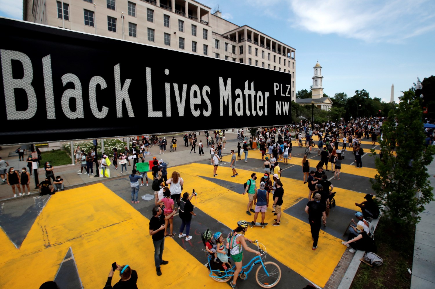 A street sign of Black Lives Matter Plaza is seen near St. John's Episcopal Church, as the protests against the death in Minneapolis police custody of George Floyd continue, in Washington, U.S., June 5, 2020. REUTERS/Carlos Barria     TPX IMAGES OF THE DAY