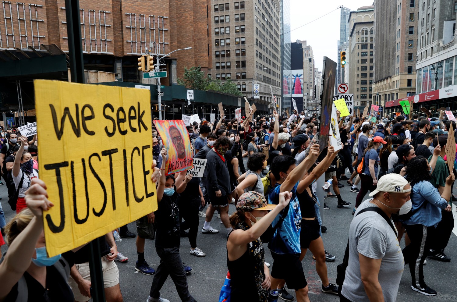 Demonstrators protest against the death in Minneapolis police custody of George Floyd, on East 34th Street in the Manhattan borough of New York City, New York, U.S., June 5, 2020. REUTERS/Mike Segar