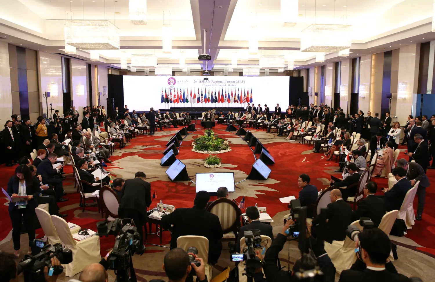 Foreign ministers attend the 26th ASEAN Regional Forum (ARF) in Bangkok, Thailand August 2, 2019. REUTERS/Athit Perawongmetha