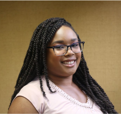 Moriah Macklin headshot