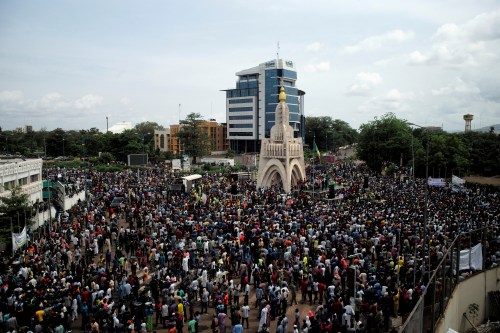 Supporters of Imam Mahmoud Dicko and other opposition political parties protest after President  Ibrahim Boubacar Keita rejected concessions, aimed at resolving a months-long political stand-off, in Bamako, Mali July 10, 2020. REUTERS/Matthiew Rosier  NO RESALES. NO ARCHIVES
