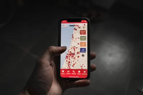To combat the spread of the coronavirus pandemic, covid-19, the Trackvirus application has been developed in Israel to consult in real time the routes taken by infected people. Monday April 13, 2020.Pour lutter contre la propagation de la pandemie du coronavirus, covid-19, l'application Trackvirus a ete develope en israel pour consulter en temps reel les itineraires emprunte par les personnes infectees. Lundi 13 Avril 2020.NO USE FRANCE