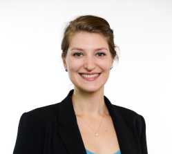 Alice Opalka Headshot