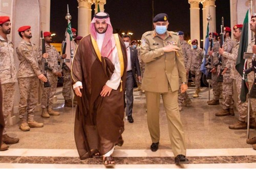 Pakistan's Army Chief of Staff General Qamar Javed Bajwa is welcomed by Saudi Arabia's Deputy Defense Minister Prince Khalid bin Salman, in Riyadh, Saudi Arabia August 17, 2020. Picture taken August 17, 2020. Saudi Press Agency/Handout via REUTERS ATTENTION EDITORS - THIS PICTURE WAS PROVIDED BY A THIRD PARTY.