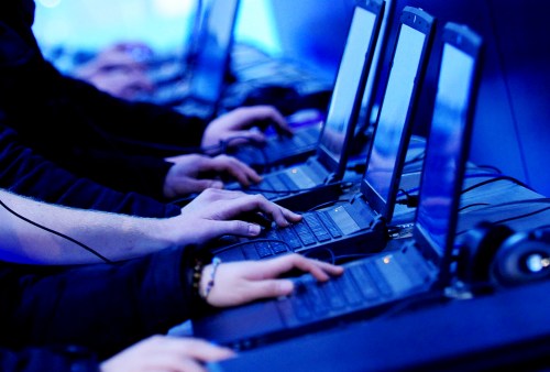 When playing online, gamers should be extremely cautious in order to avoid downloading malware.